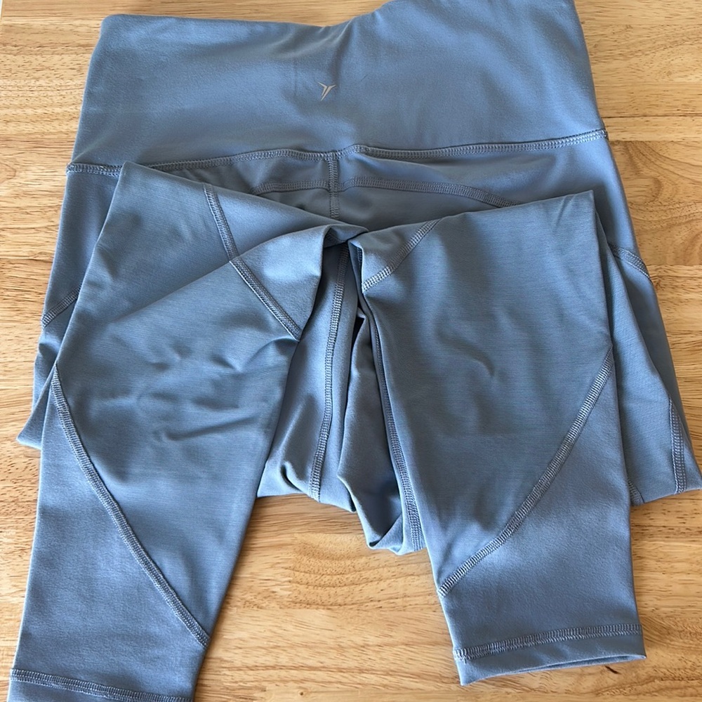 New Periwinkle Old Navy leggings - M